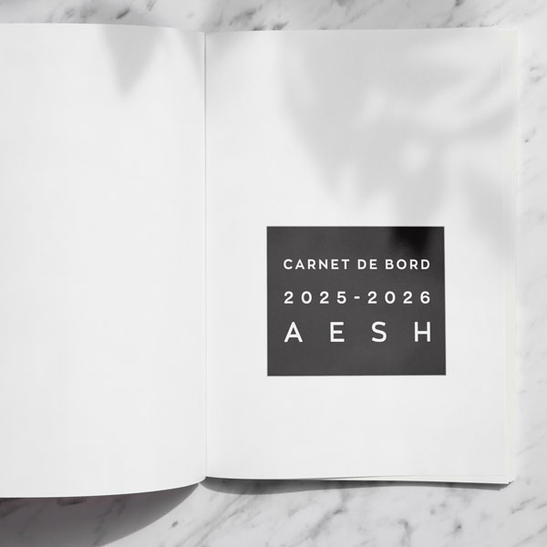 //www.agenda-professeur.fr/wp-content/uploads/2025/05/carnet-2025-2026-aesh-photo-04.jpg